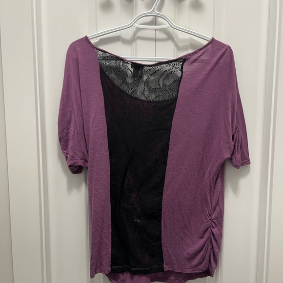 Large purple graphic top with black lace - Picture 2 of 2
